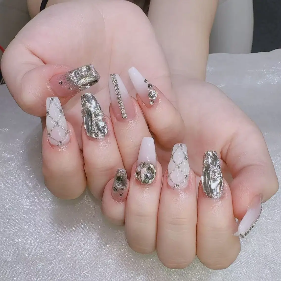 ネイル Queen's ゆなのネイルデザイン