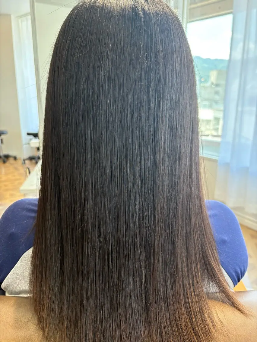 セミロング 縮毛矯正 縮毛矯正 鶴田 麗乃のヘアスタイル