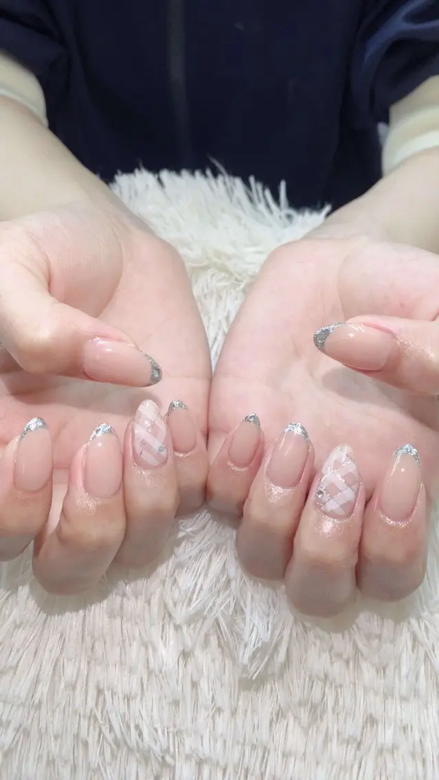 ネイル チークネイル フレンチネイル グラデーション キラキラネイル ラメ(グリッター) ハンドネイル ハンドケア Hara Nail 【持ち込みOK】のネイルデザイン