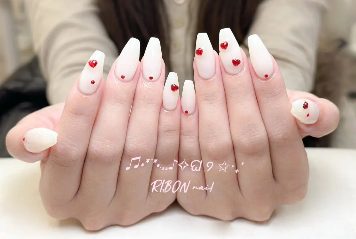 ネイル チークネイル 長さ出し フレンチネイル ジェルネイル グラデーション RIBON nail 高田馬場のネイルデザイン