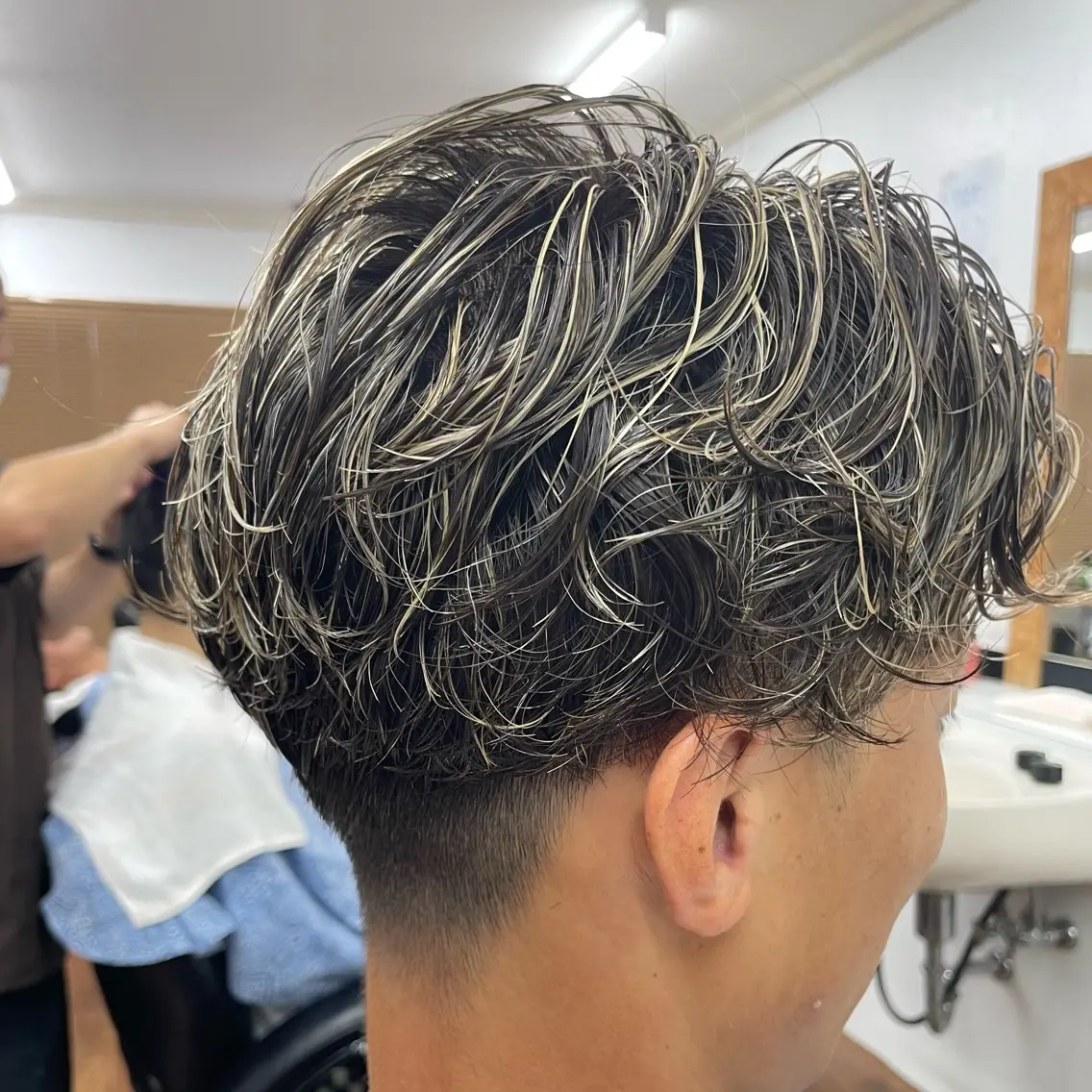 ショート パーマ メンズ ヘアカラー 本橋 琴実のヘアスタイル