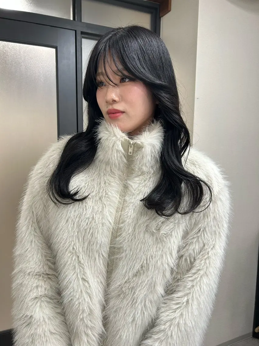ロング カラー AKO .のヘアスタイル