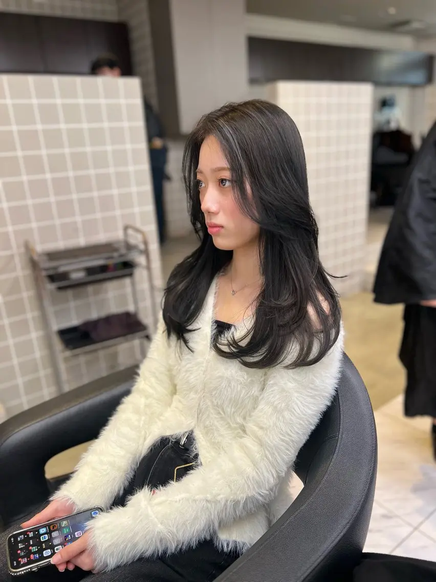 ロング カラー ヘアアレンジ カット ヘアカラー トリートメント ヘッドスパ ヘアセット 💍透明感×韓流ハイ トーン💍RYUTAのヘアスタイル