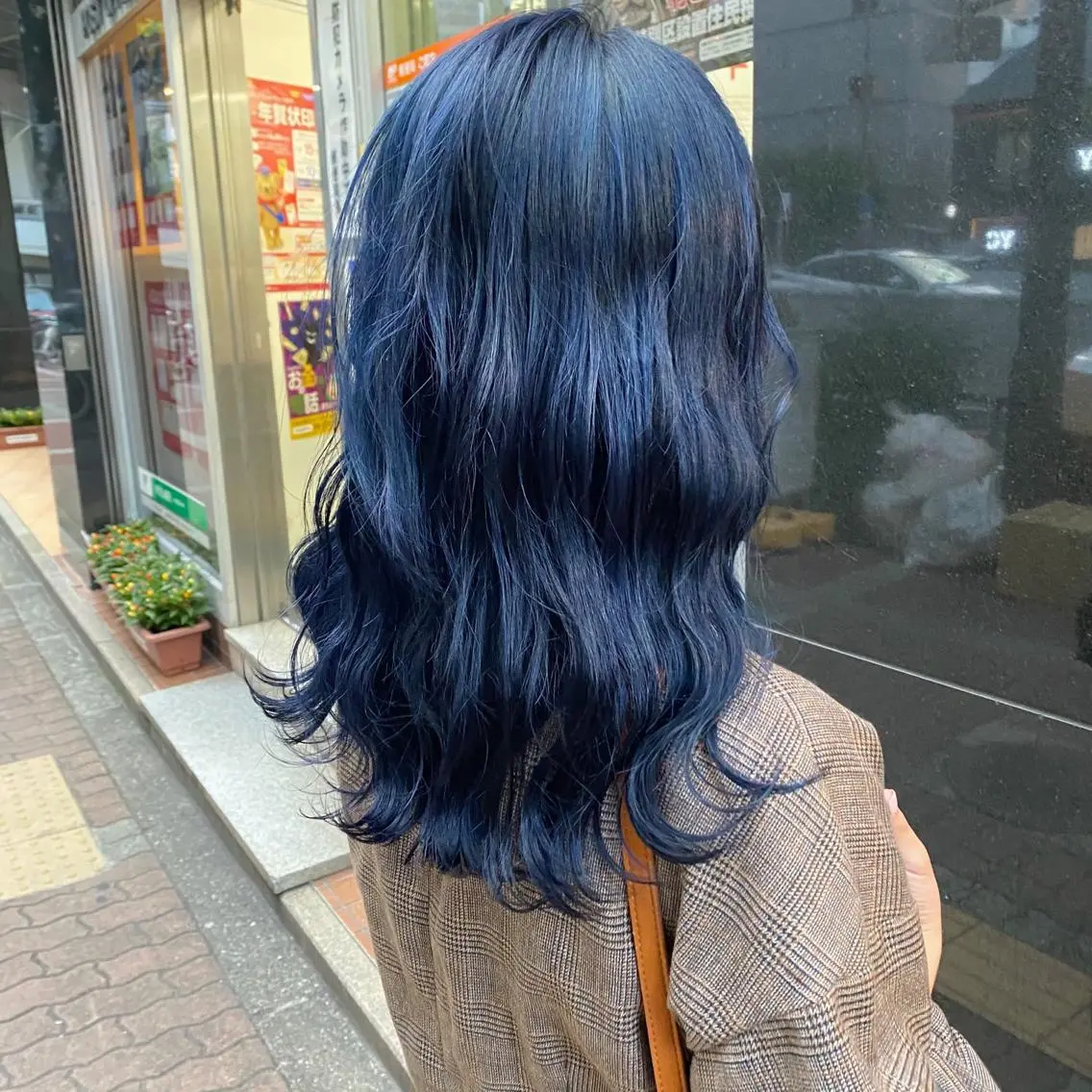 セミロング カラー ブルーカラー ネイビーカラー 色落ちまで可愛い🧚 心斎橋hikaruのヘアスタイル