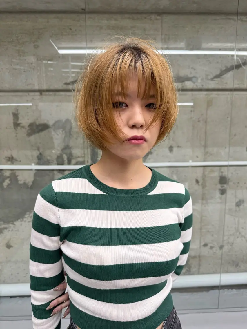 ショート レイヤーカット eto/ sona🪡のヘアスタイル