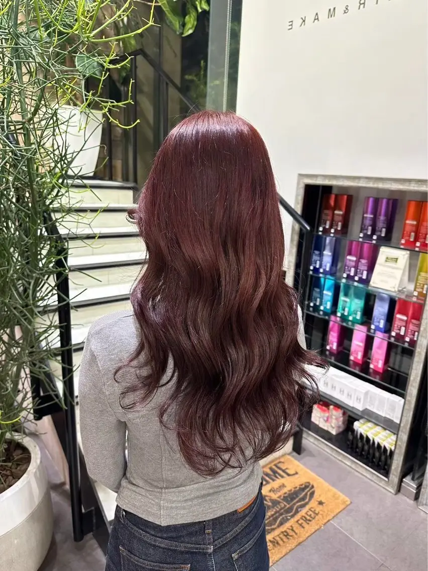 ロング カラー ヘアカラー ヨウシン/ツヤカラー /センターパートのヘアスタイル