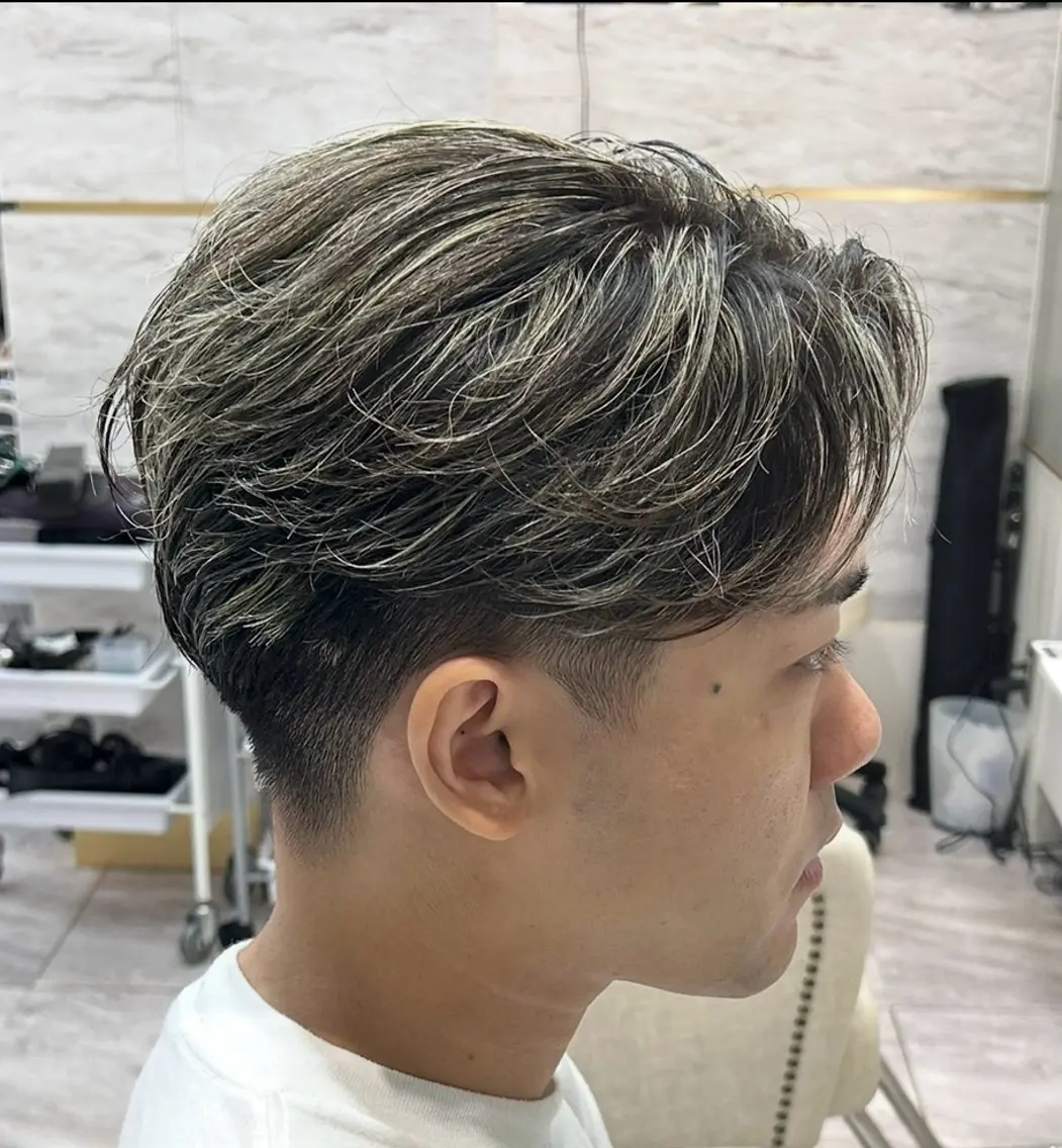 ショート カラー パーマ メンズ カット ヘアカラー パーマ 岩城 滉成のヘアスタイル