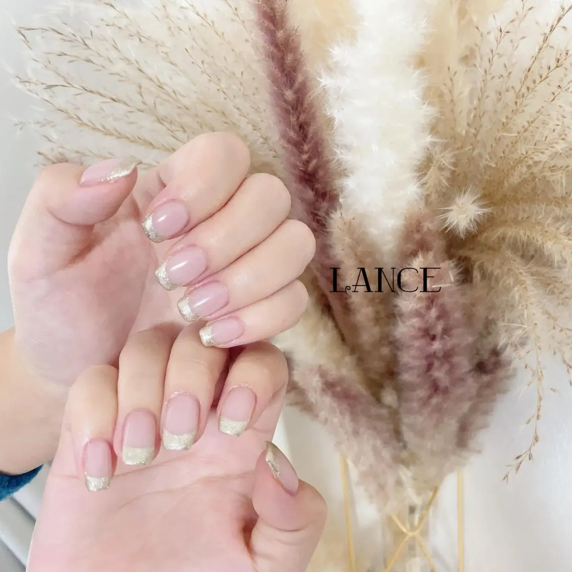 ミディアム ネイル オーロラネイル フレンチネイル ワンホンネイル 冬ネイル ハンドネイル Lance nailのネイルデザイン