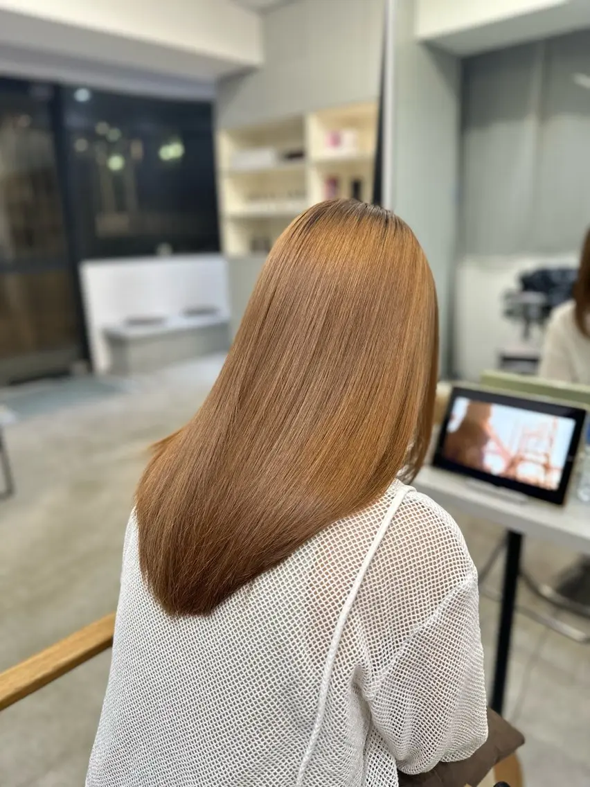 セミロング パーマ 縮毛矯正 ハイトーンカラー が絶対可愛い✨泰聖✨のヘアスタイル