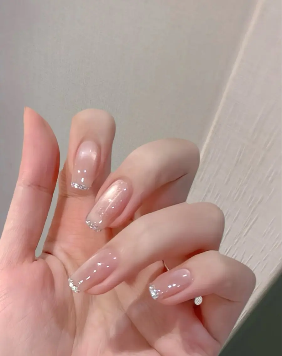 セミロング 黒川 凛のネイルデザイン