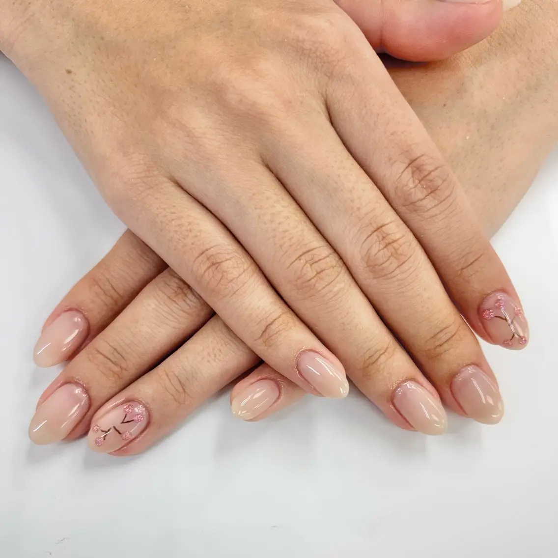 オフ🈶ハンド💅🏻ワンポイントコース🩵パラジェル変更可🙆🏻【大宮／パラジェル／長さだし／フィルイン】の写真