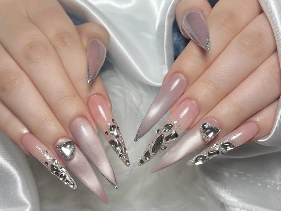 ネイル オーロラネイル 長さ出し フットネイル フレンチネイル ジェルネイル YUNA Belle Nail 池袋のネイルデザイン