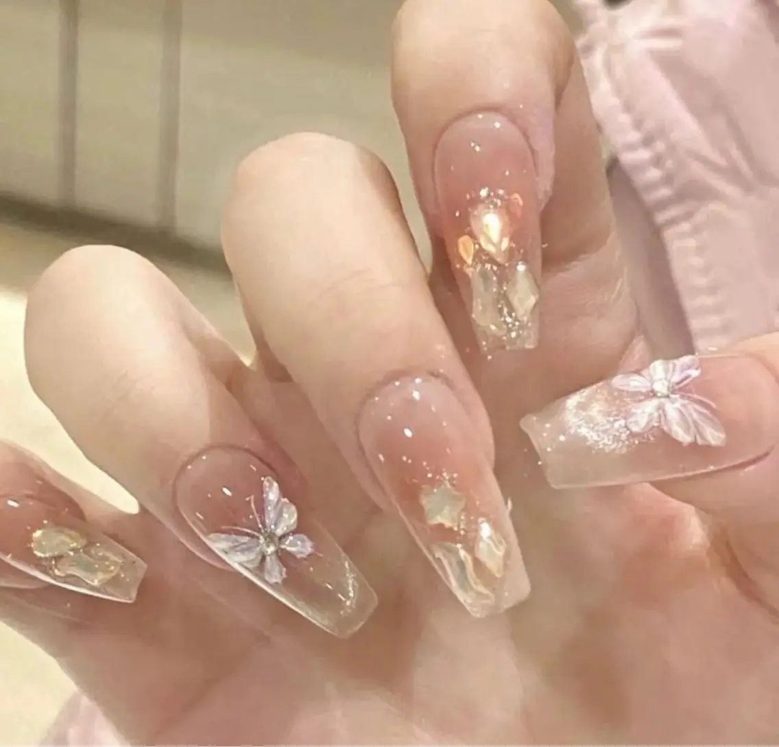 ネイル チークネイル 長さ出し フラワーネイル フレンチネイル ガーリー sun nail池袋 モデル募集のネイルデザイン