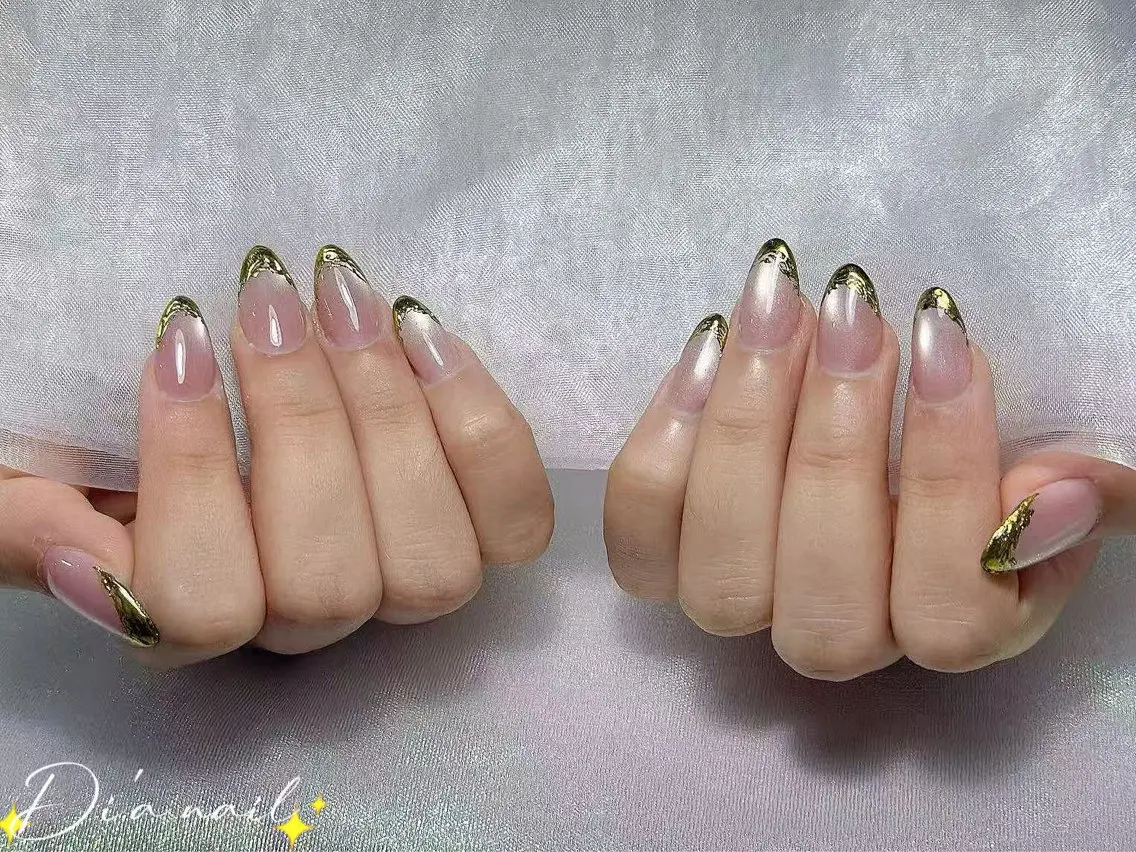 ネイル チークネイル ジェルネイル グラデーション マグネットネイル ニュアンスネイル Di'a nail ネイルサロンのネイルデザイン