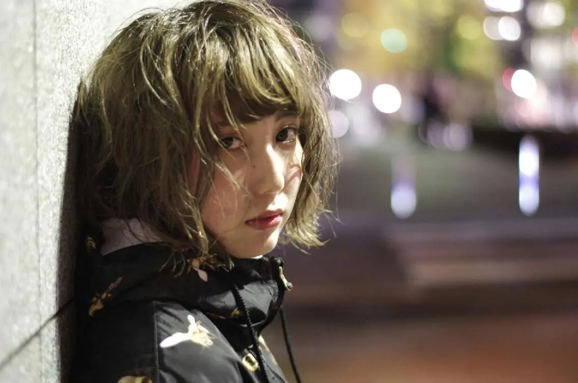 ミディアム パーマ カラー ハイトーンカラー 川俣 洋仁のヘアスタイル