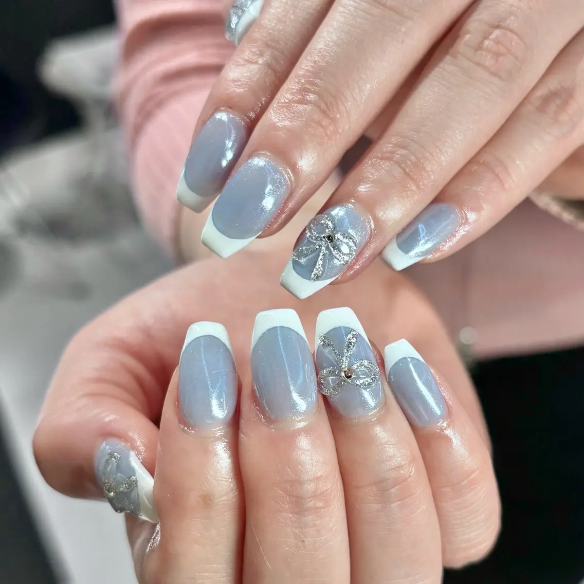 ネイル フレンチネイル キラキラネイル 水色 リボン CLALA Makoのネイルデザイン