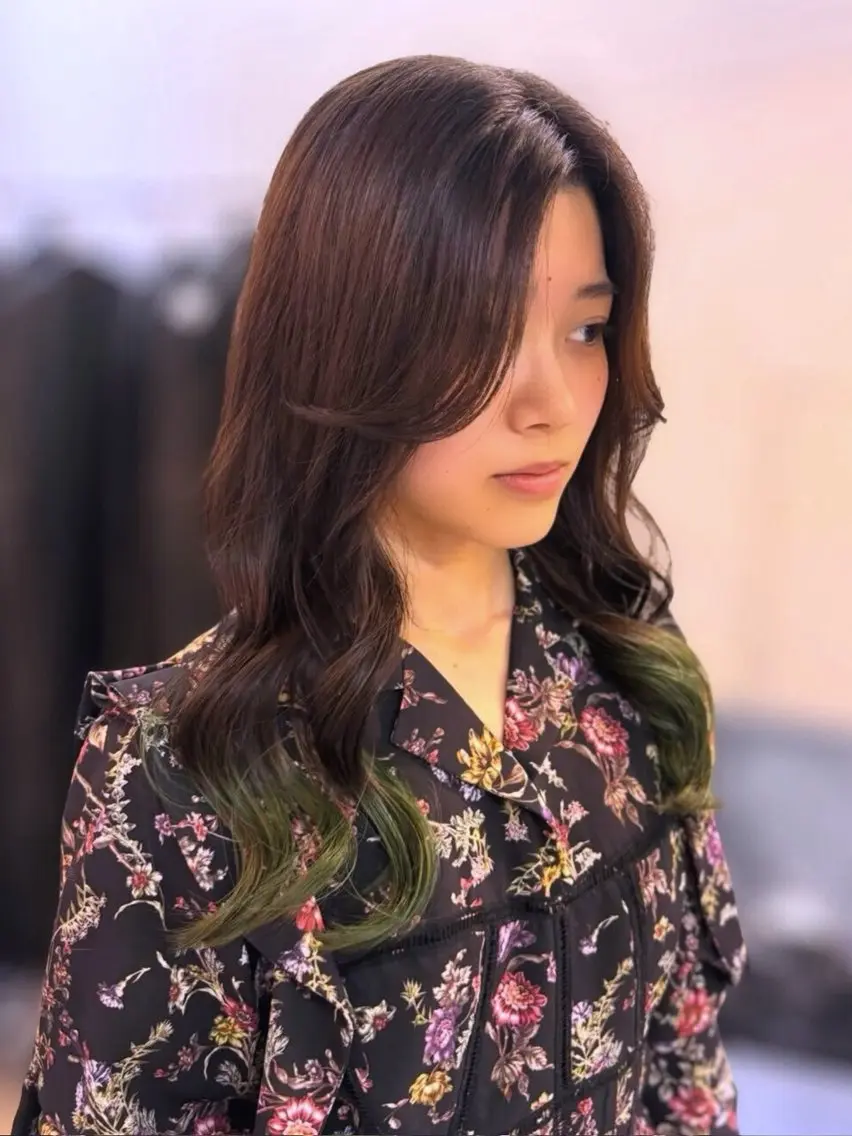 セミロング カラー カット ヘアカラー The Ect Q'n🍑MOMOのヘアスタイル
