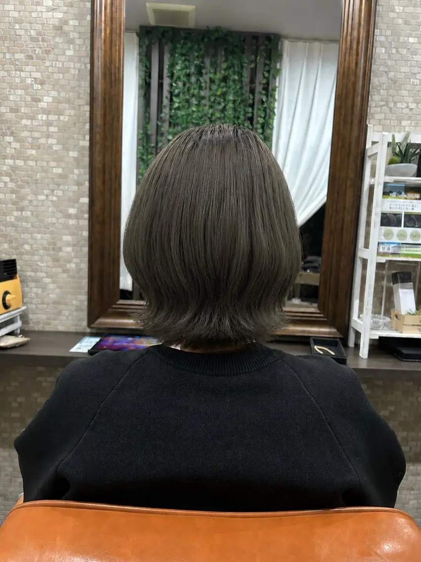 ミディアム ヘアカラー 塩田 悠のヘアスタイル