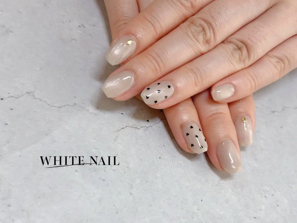 ネイル ハート ハンドネイル WHITE NAIL ホワイトネイルのネイルデザイン