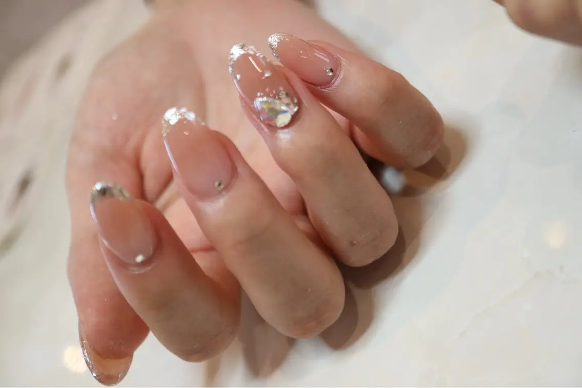 ネイル フレンチネイル グラデーション ラメ(グリッター) yuumi Daiki Nailのネイルデザイン