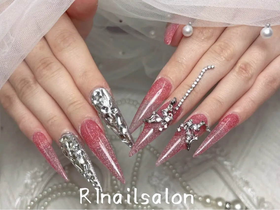 ネイル ジェルネイル 韓国ネイル ロングネイル マグネットネイル 持ち込み ハンドネイル ハンドケア R1🎀Nail💕 池袋東口店のネイルデザイン