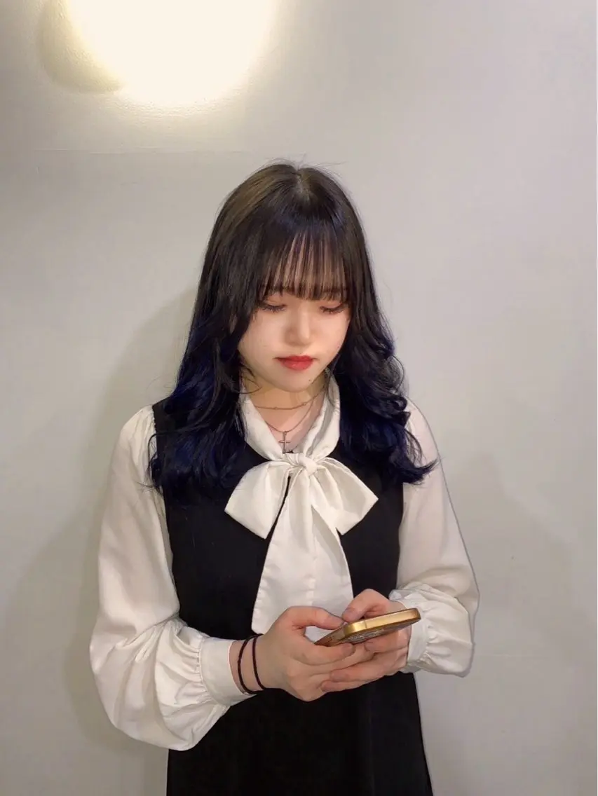 カラー ネイビーカラー ハナダ メイのヘアスタイル