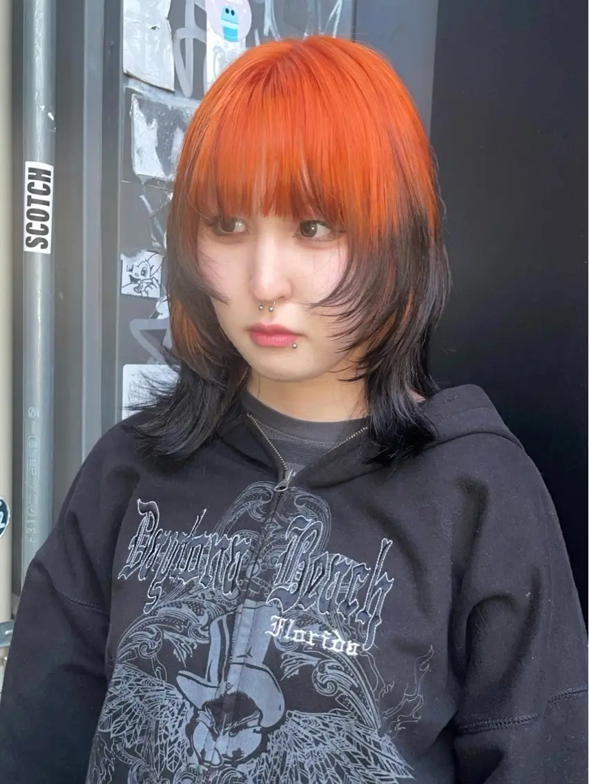 セミロング カラー セミロングパーマ ブリーチ ダブルカラー イヤリングカラー ハイライトカラー スパイラルパーマ 🌐hina⭐️のヘアスタイル