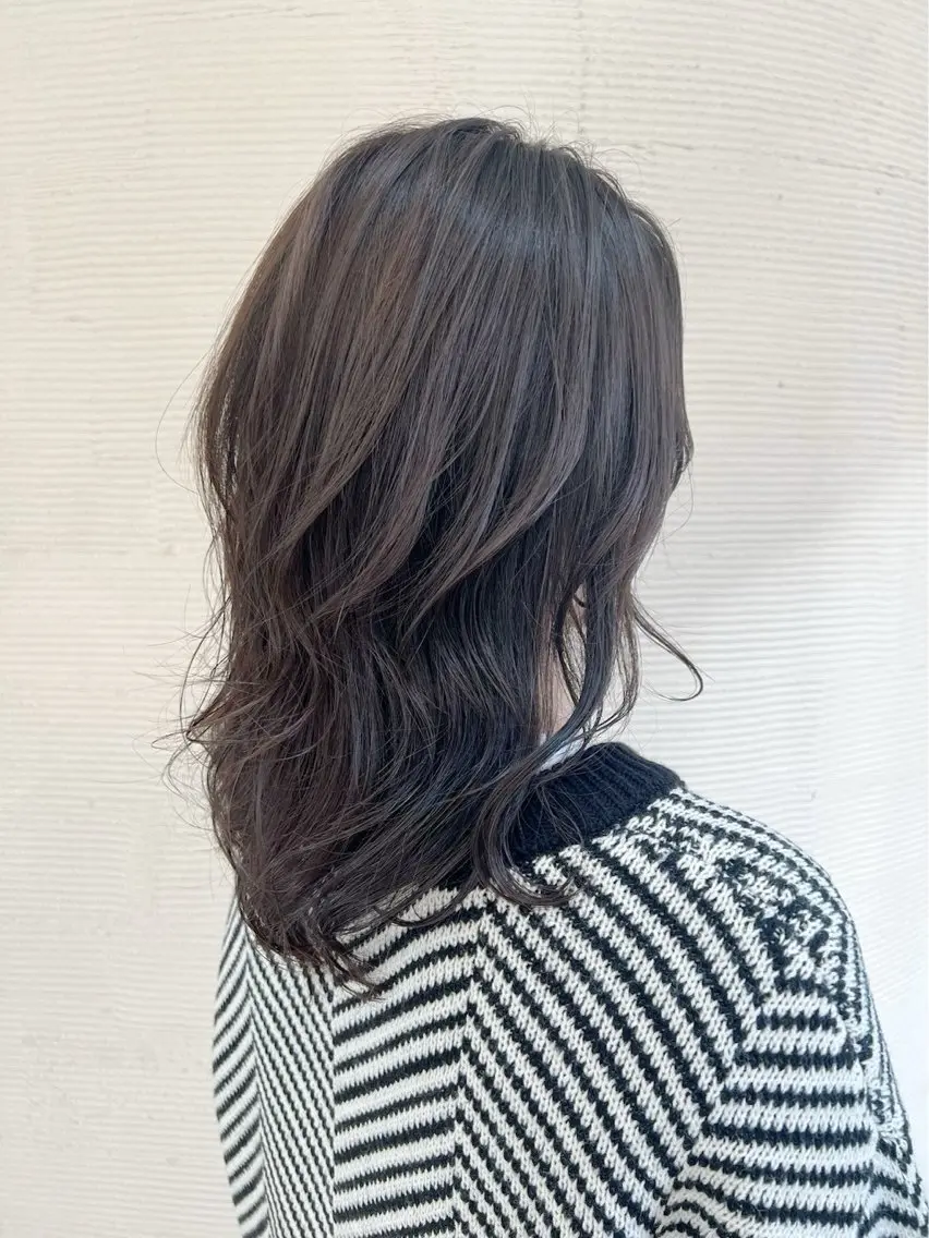 ミディアム カラー ヘアアレンジ バレイヤージュ ブリーチ ブロンド 透明感カラー イヤリングカラー 岡山駅/髪質改善 透明感カラー🐼のヘアスタイル
