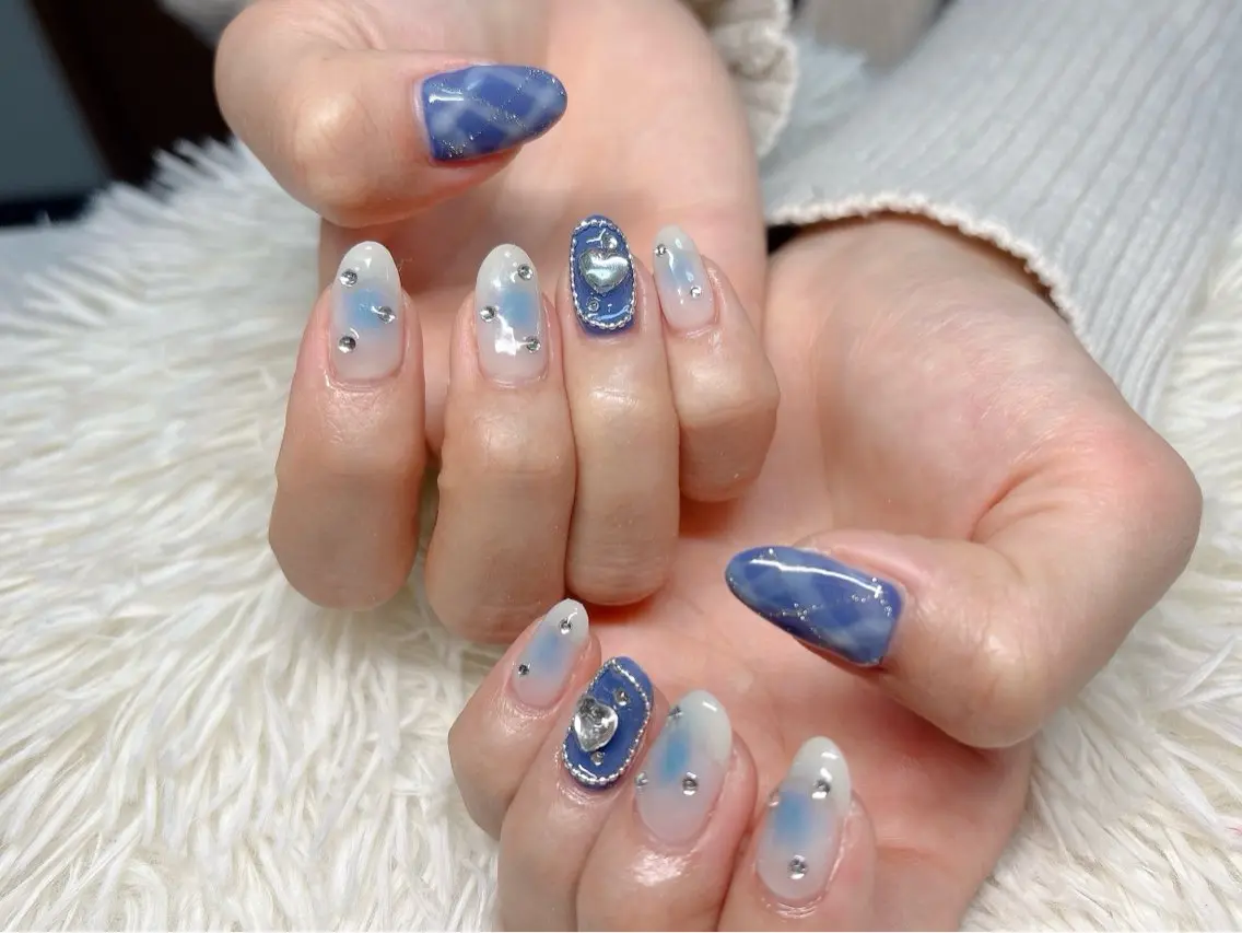 ネイル ハンドネイル パッチリオメメ Lianaのネイルデザイン