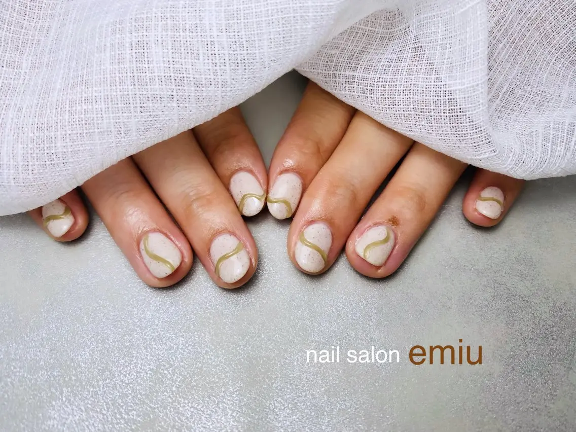 ネイル アートネイル ぷっくりネイル emiu petiteのネイルデザイン