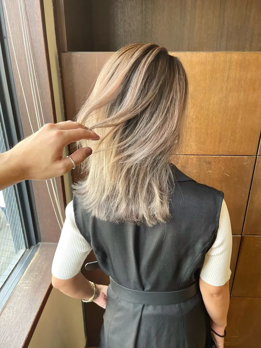 ショート カラー バレイヤージュ レイヤーカット カット ヘアカラー トリートメント 田室 和幸のヘアスタイル