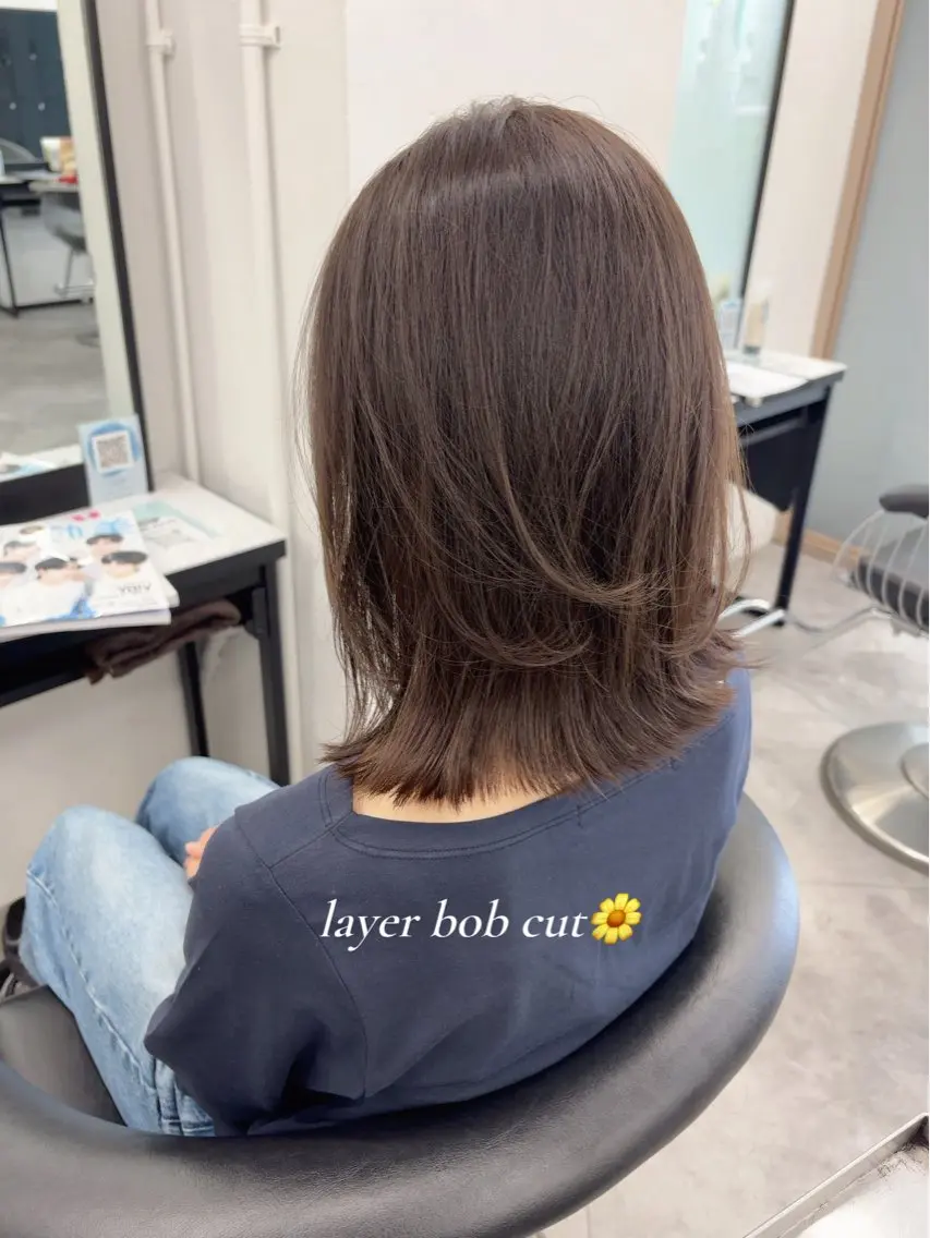 ミディアム カット レイヤーカット🌈 透明感カラー🌷ユリのヘアスタイル