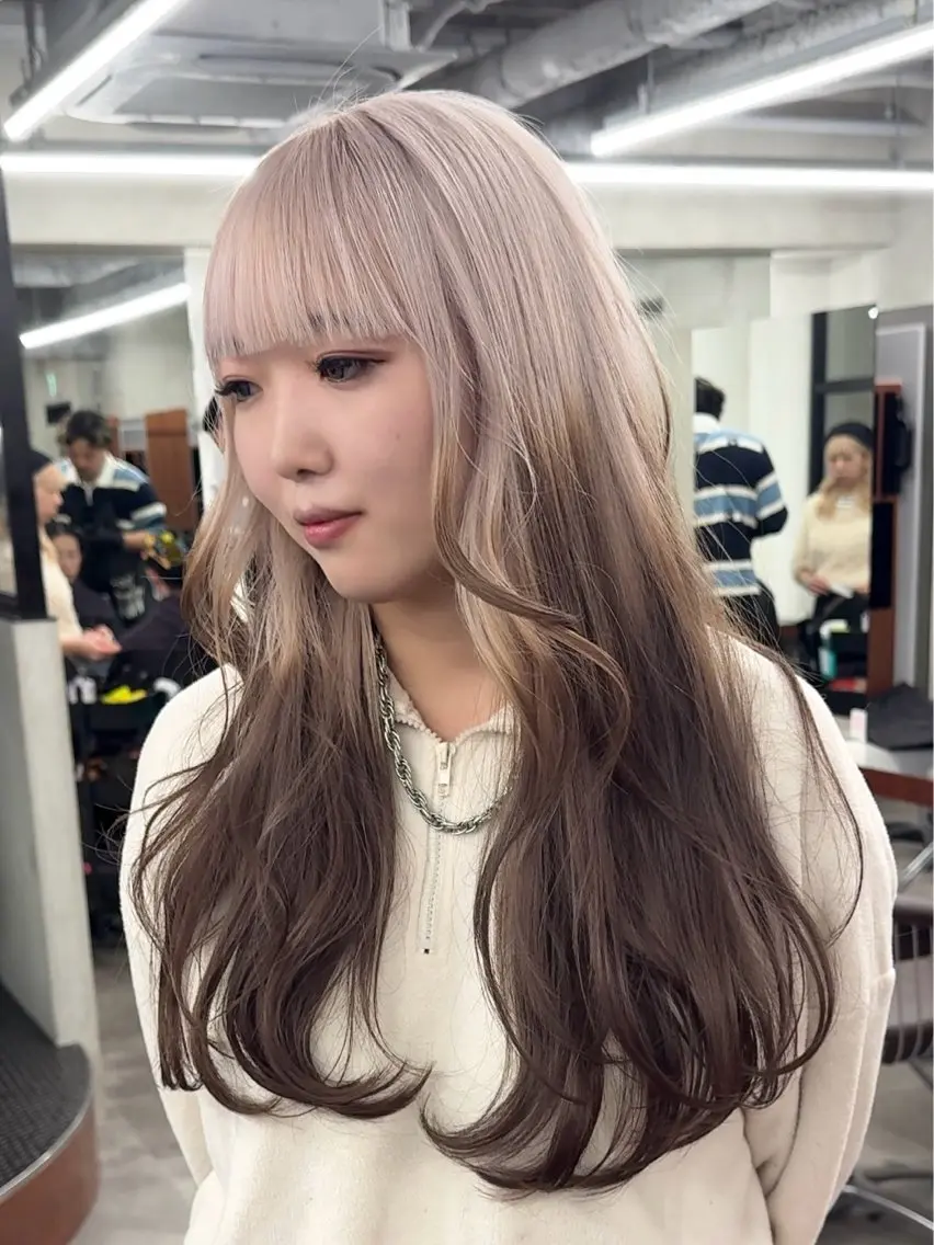 ロング カラー ベージュカラー ブリーチ ケアブリーチ 透明感カラー デザインカラー カット ヘアカラー トリートメント 似合わせカット/ ハイトーン/aoiのヘアスタイル