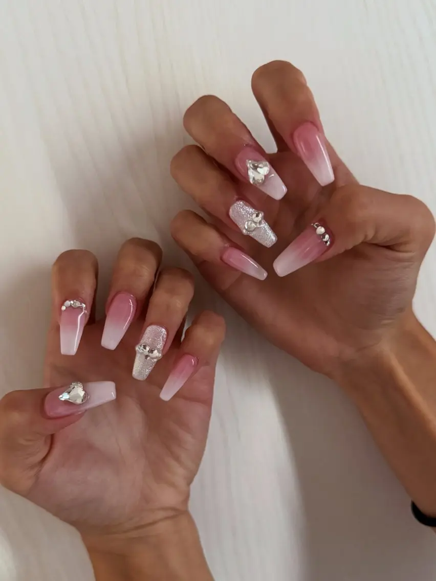 ネイル グラデーション ホワイト AZNAIL matsudaのネイルデザイン