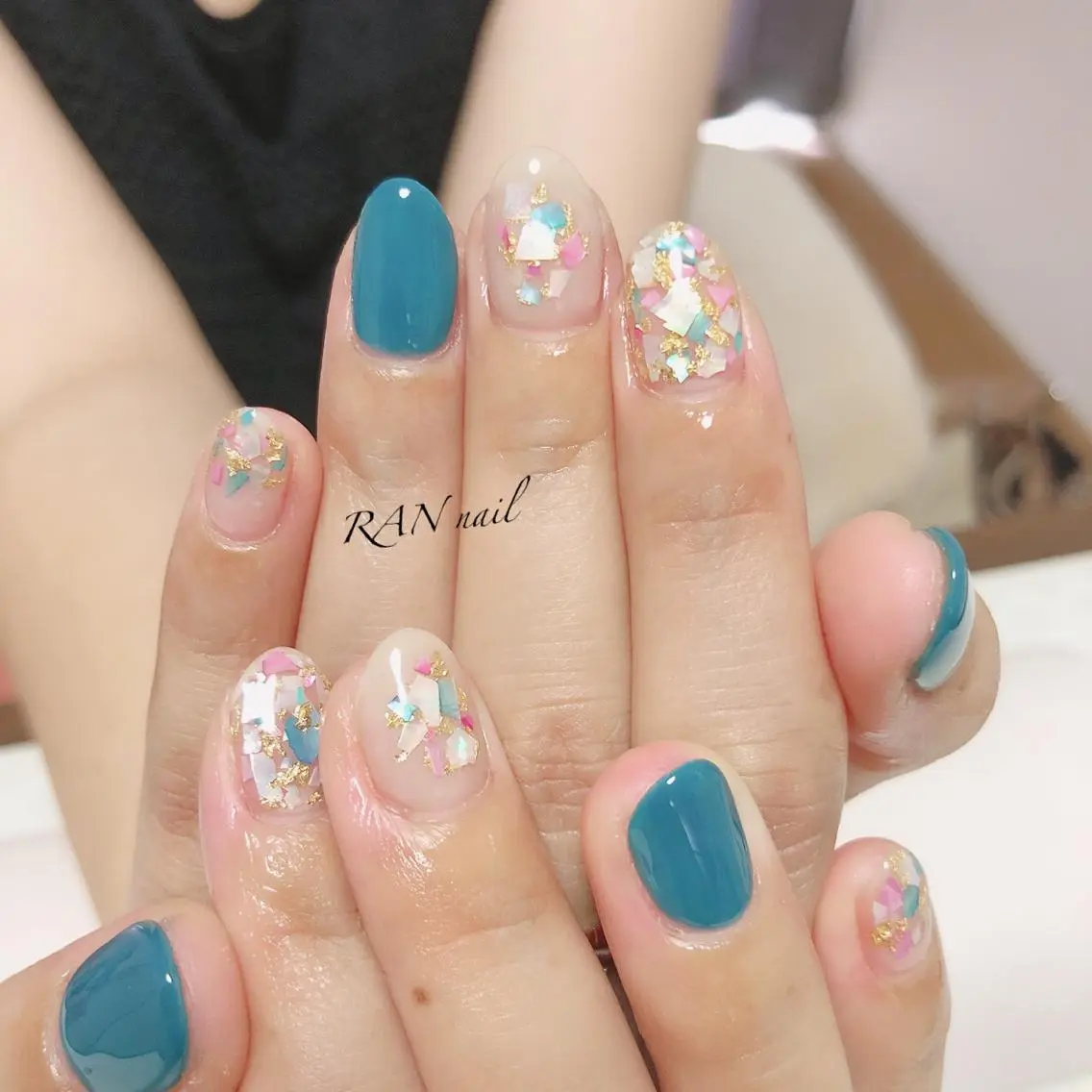 ネイル フットネイル ゴールド キラキラネイル ハンドネイル フットネイル RAN nailのネイルデザイン