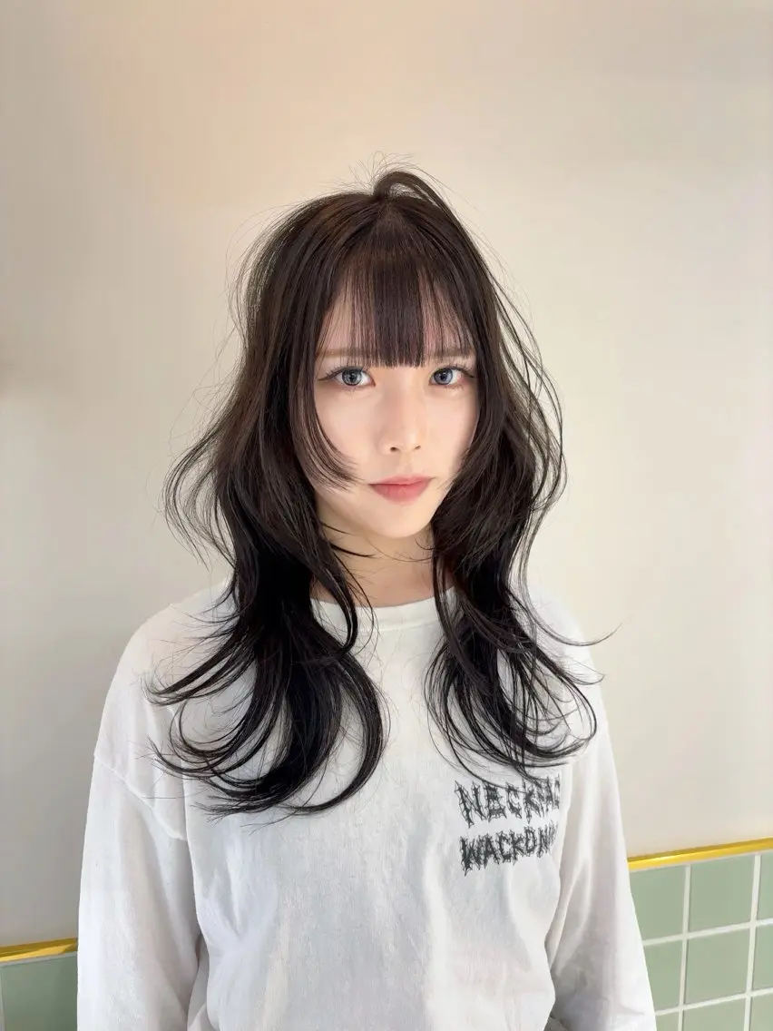 セミロング カラー ヘアアレンジ 透明感カラー くびれヘア 顔まわりレイヤー 顔周りカット 韓国風ヘア カット ヘアカラー トリートメント 指名1位・六三四🌻 まとまり続くレイヤーのヘアスタイル
