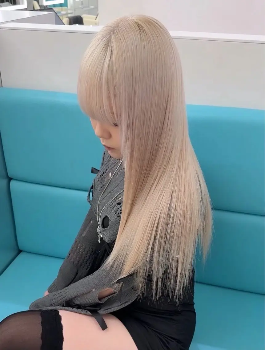 ロング カラー ベージュカラー ブリーチ ケアブリーチ ダブルカラー ホワイトベージュ ヘアカラー 新宿/艶髪ハイトーン KEIKO🩷のヘアスタイル