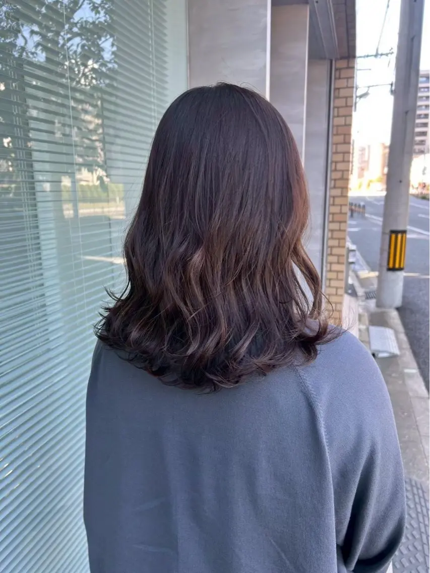 セミロング カラー ヘアカラー トリートメント qpulaあいみ 透明感カラーのヘアスタイル