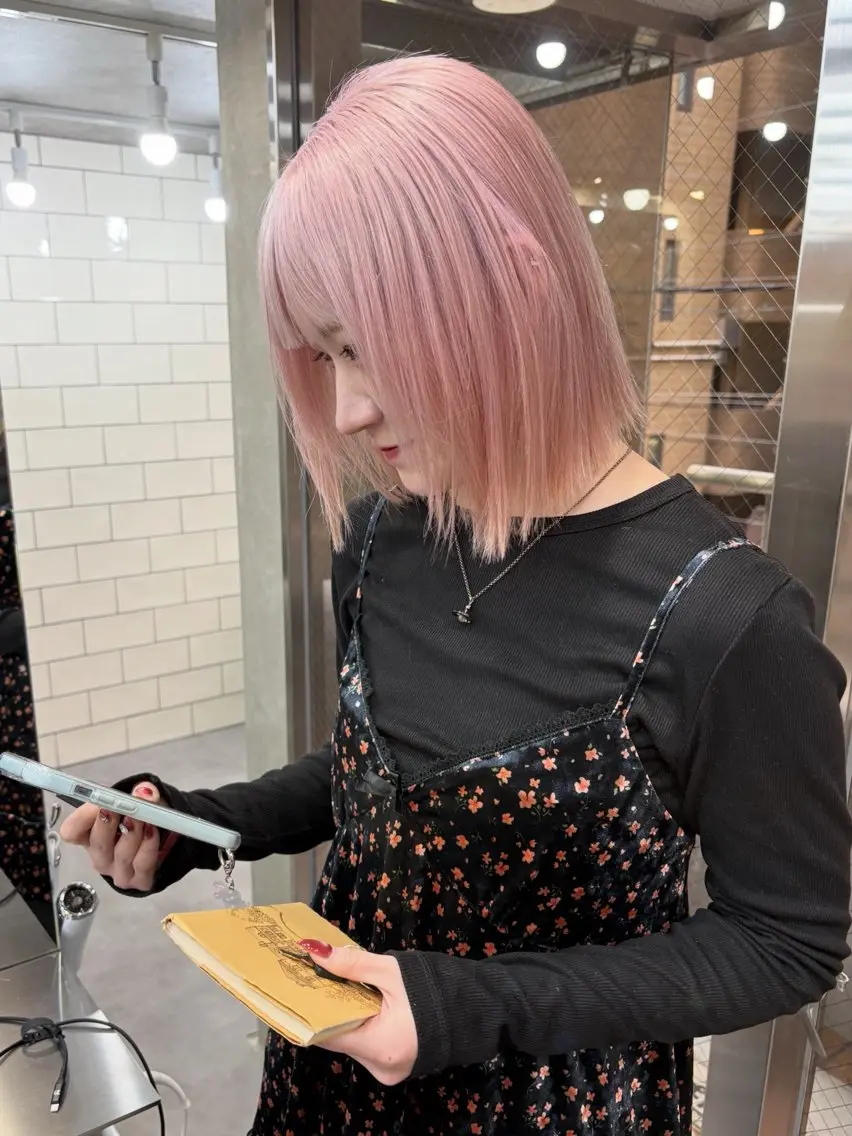 ショート ヘアカラー 褒められる ハイトーン⭐️カノンのヘアスタイル