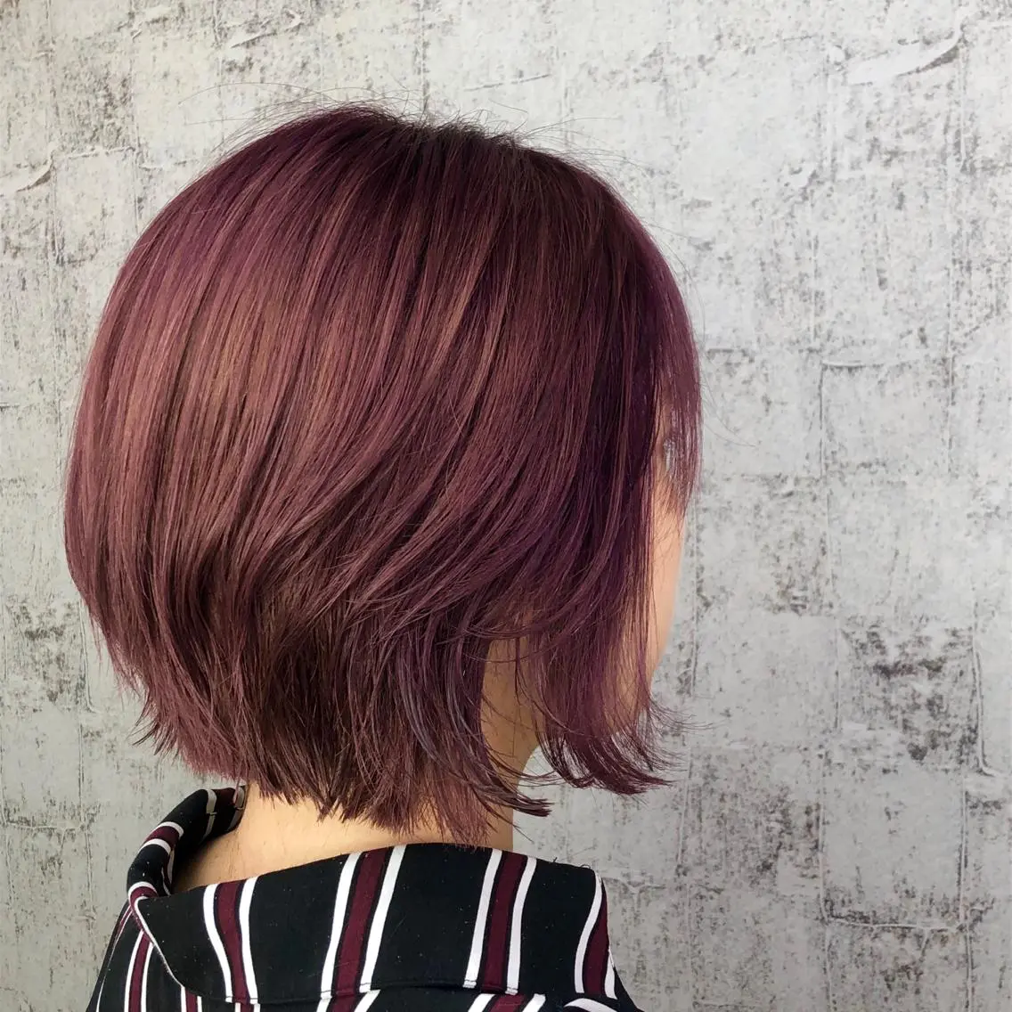ショート カラー ブリーチ イルミナカラー 小顔レイヤー/ ベージュ🤍Rieのヘアスタイル