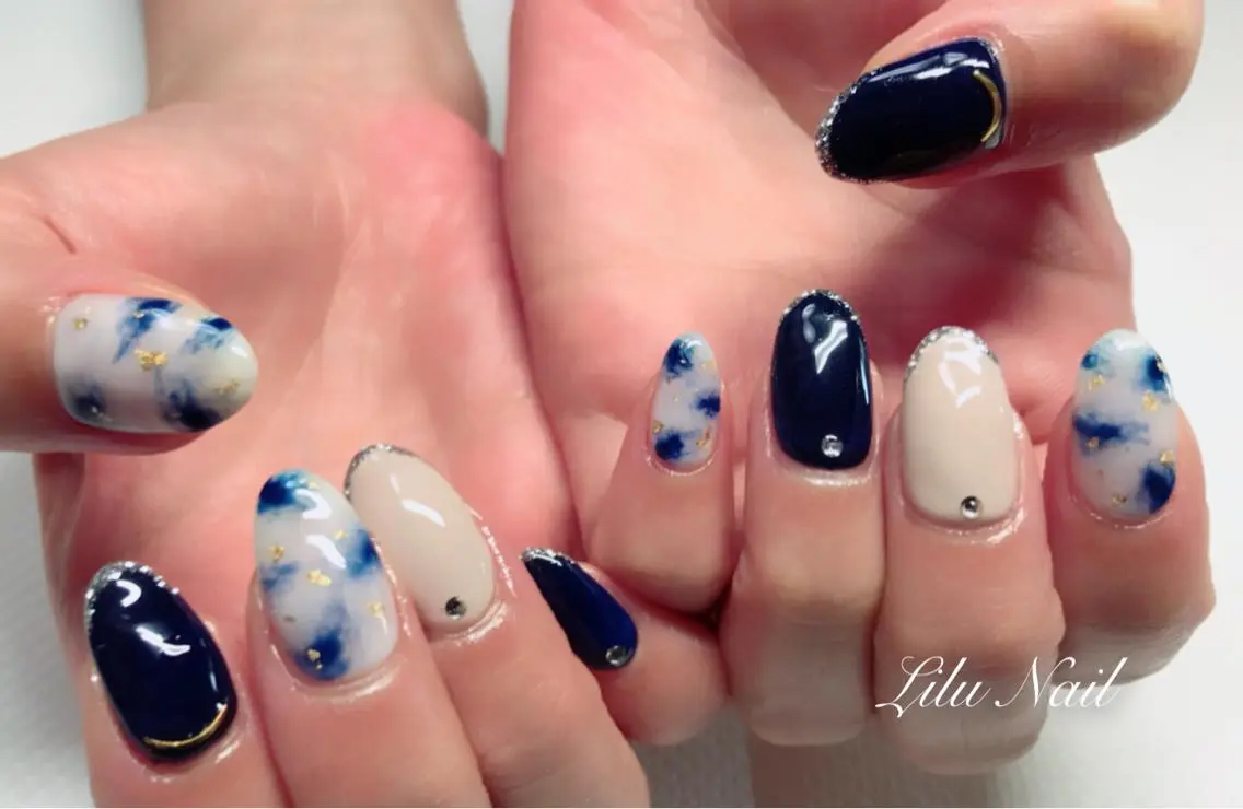 ネイル ネイビー モチの良さ◉ フィルインネイル♡のネイルデザイン