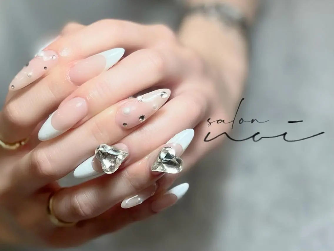ネイル フレンチネイル ハート ハンドネイル salon noiのネイルデザイン