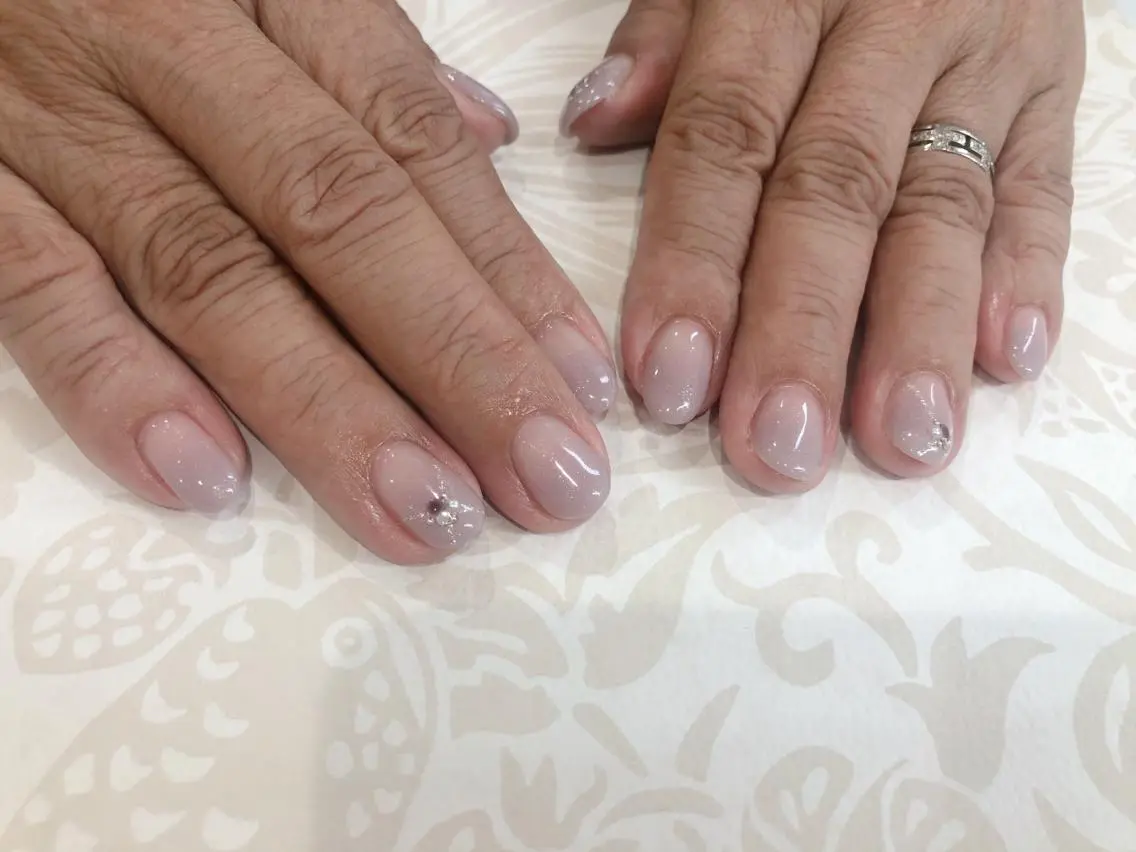 ショート キッズ ネイル ジェルネイル グラデーション オフィスネイル パラジェル シンプルネイル Luana nail (ルアナネイル)のネイルデザイン