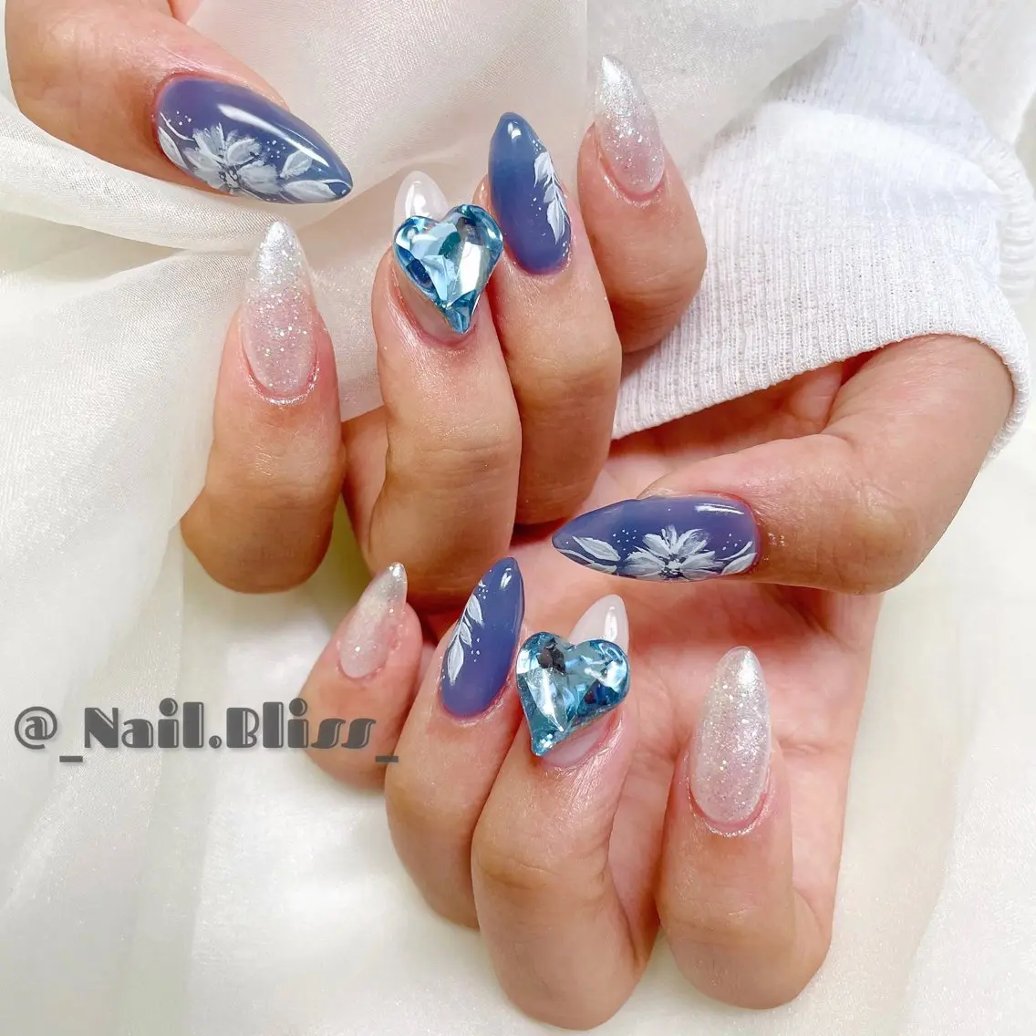 ネイル フラワーネイル ハート ハンドネイル NAIL BLISSのネイルデザイン