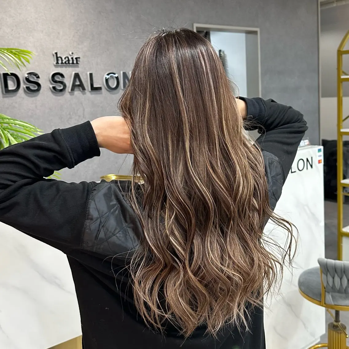 ロング ヘアカラー 韓国風 白髪ぼかし NAOTOのヘアスタイル
