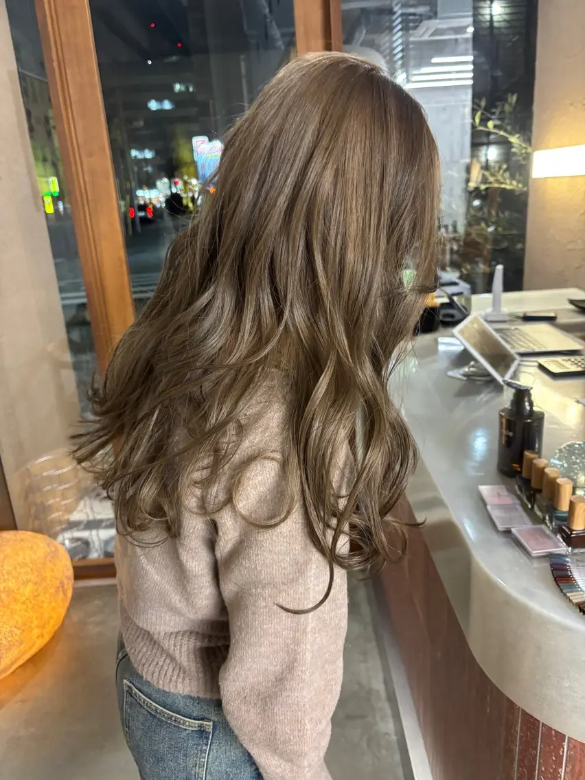 カラー ベージュカラー ブリーチ 透明感カラー 佐々木 遥菜のヘアスタイル