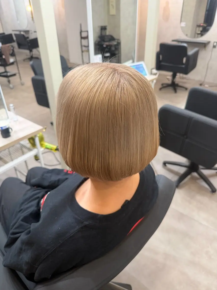 カット➕ブリーチ込みダブルカラー(平日 水、木、金)の写真