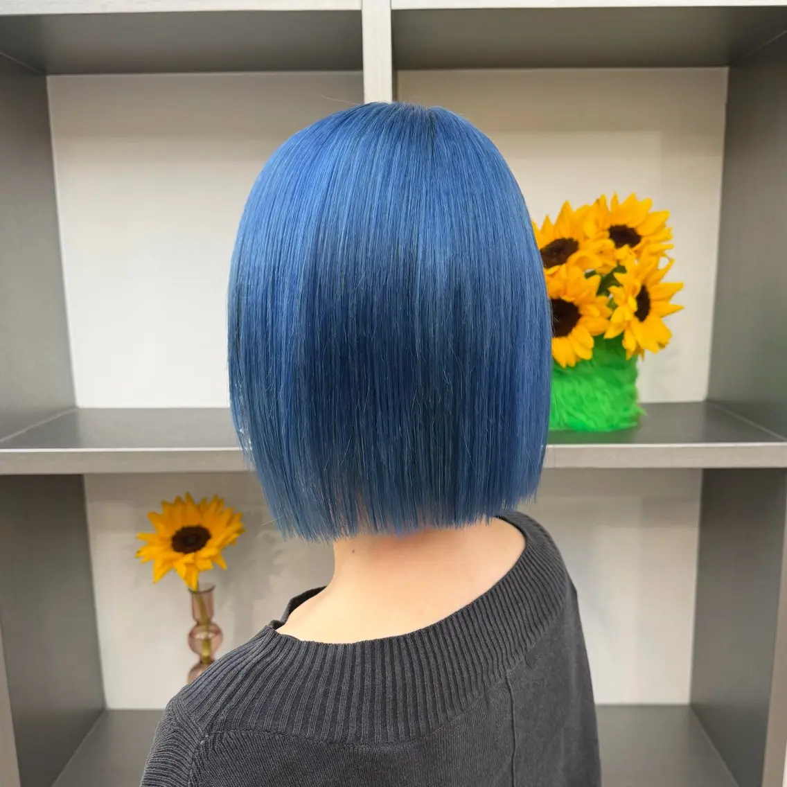 セミロング カラー ブルーカラー ヘアカラー トリートメント 🌼動き×透明感🩵 ハイトーン/ナナのヘアスタイル