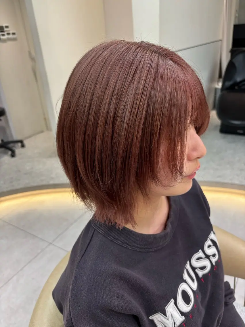 ショート カラー ボブ レイヤーカット あいり／艶髪 、透明感カラー🩶のヘアスタイル