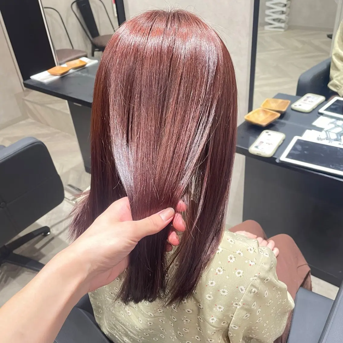 ミディアム カラー ヘアカラー トリートメント ピンクカラー/ 透明感カラー鈴木海音のヘアスタイル